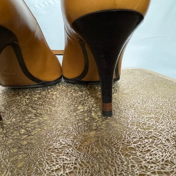 FENDI Décolleté Vernice High Heels Shoes size 38